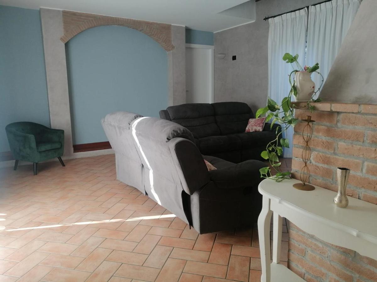 Lussuosa Villa Vicino Alla Stazione Caronno Pertusella ภายนอก รูปภาพ
